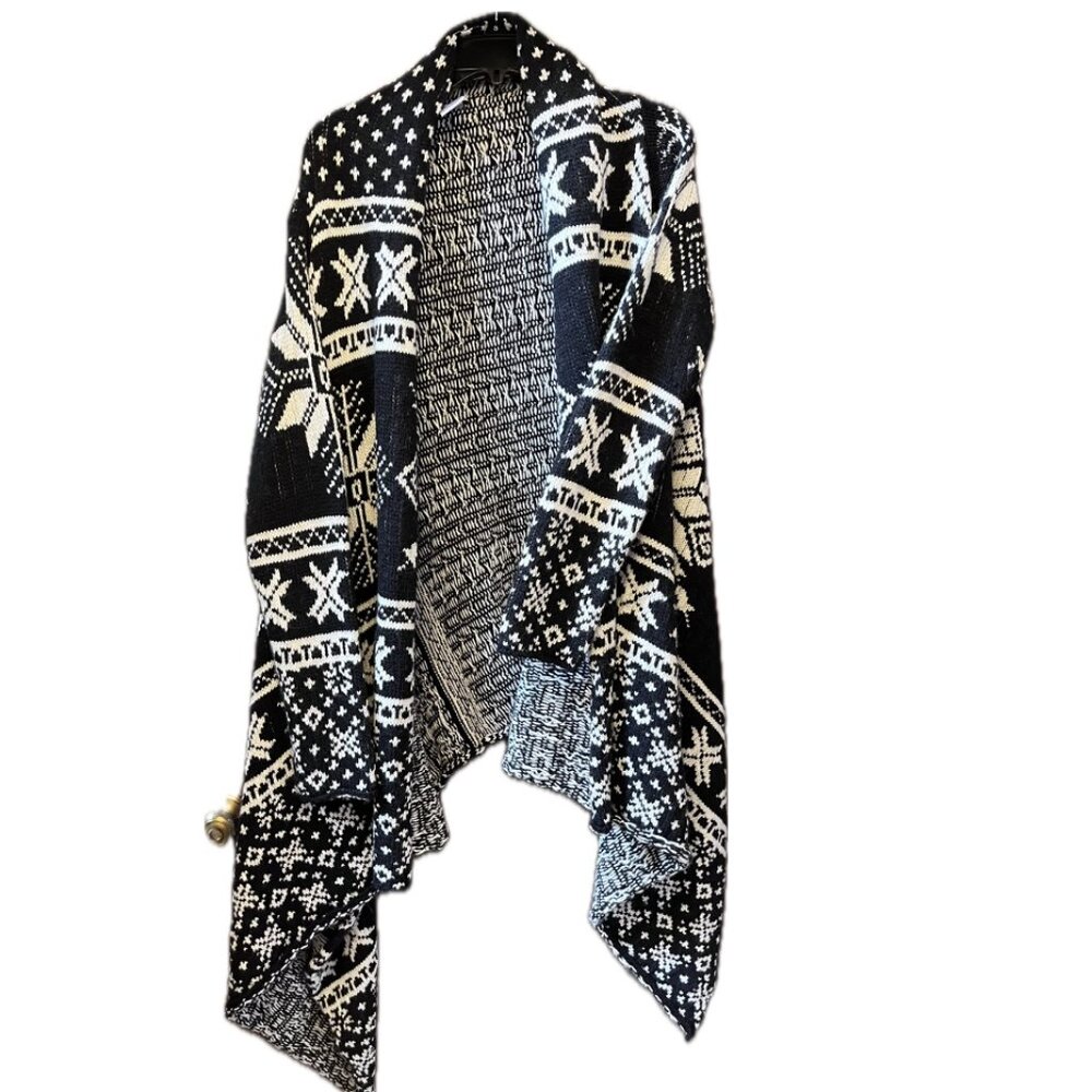 NWOT CocoGio Black and White Italian wool blend cardigan blanket sweater